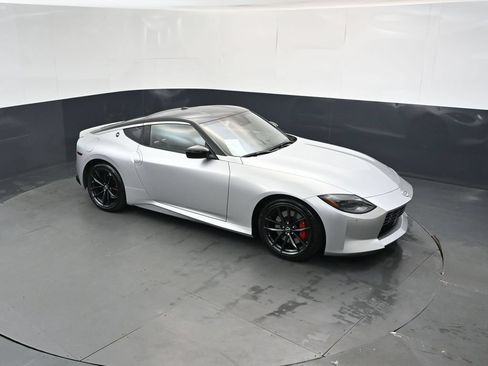 Used 2023 Nissan Z w/ Floor Mat Package (L93) RWD image 31