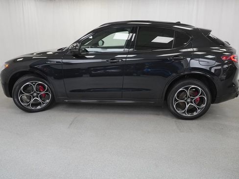 Used 2024 Alfa Romeo Stelvio Veloce AWD/4WD image 18
