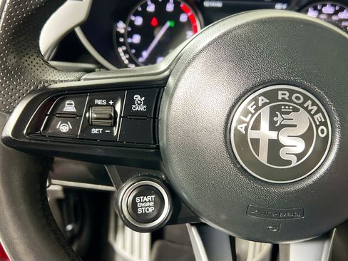 Used 2022 Alfa Romeo Giulia Veloce image 18