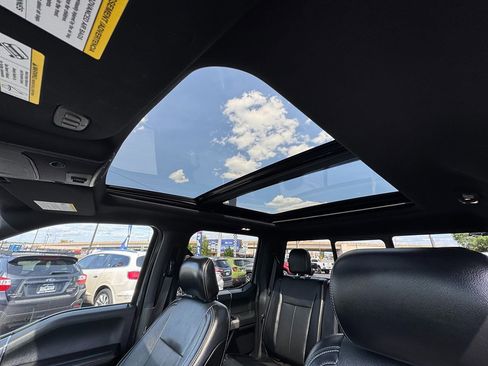 Used 2019 Ford F150 Lariat w/ Equipment Group 502A Luxury AWD/4WD image 17