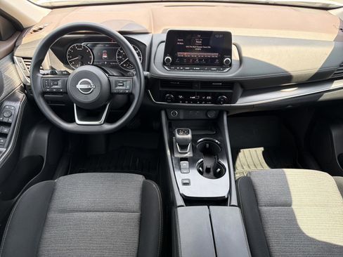 Used 2023 Nissan Rogue SV image 9