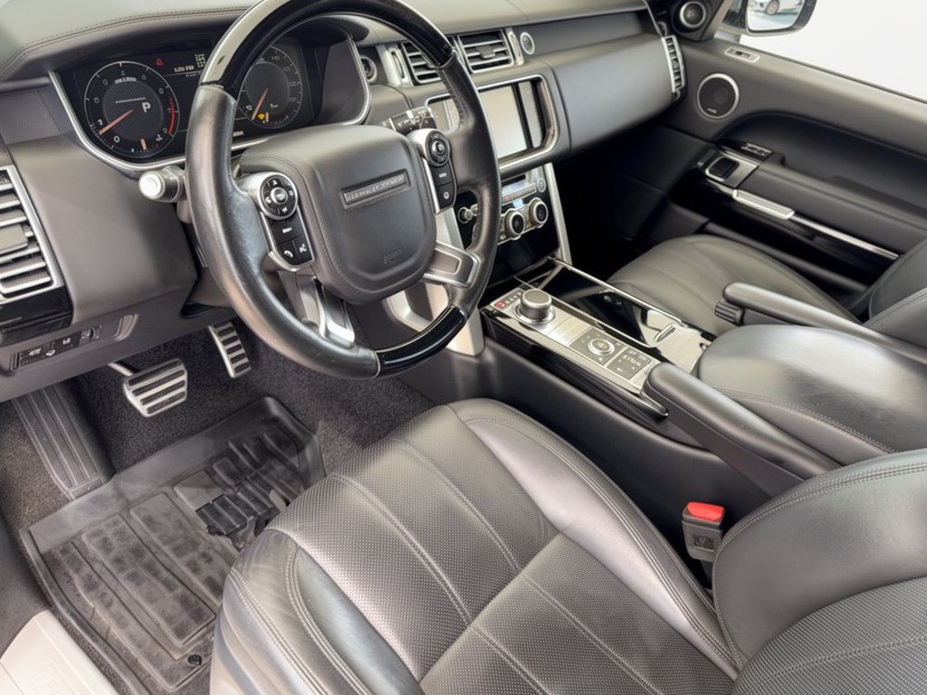 Used 2015 Land Rover Range Rover Supercharged AWD/4WD image 4