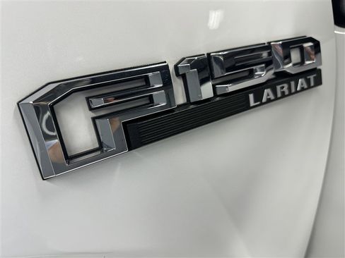 Used 2019 Ford F150 Lariat w/ Equipment Group 502A Luxury AWD/4WD image 22
