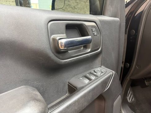 Used 2020 Chevrolet Silverado 1500 Custom w/ Custom Convenience Package RWD image 22