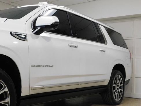 Used 2025 GMC Yukon XL Denali w/ Denali Reserve Package AWD/4WD image 19
