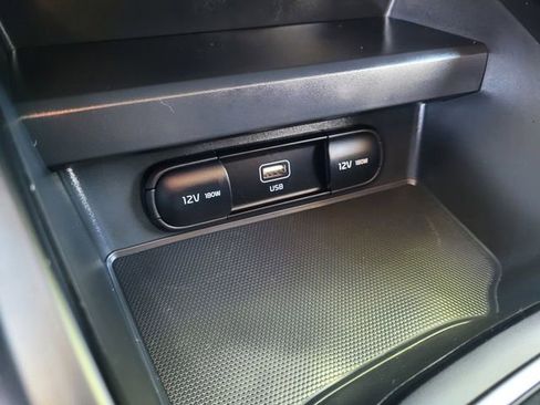 Used 2025 Kia Soul LX FWD image 14