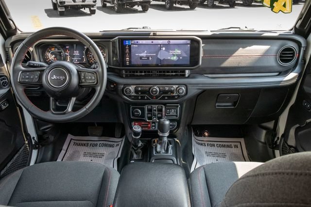 Used 2024 Jeep Wrangler Unlimited Rubicon AWD/4WD image 35