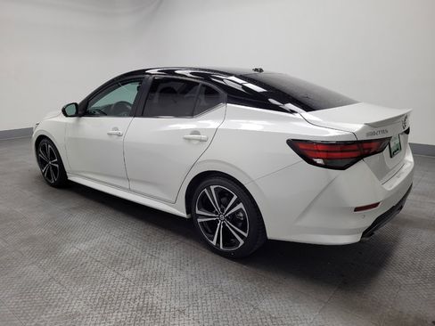 Used 2021 Nissan Sentra SR w/ SR Premium Package image 3
