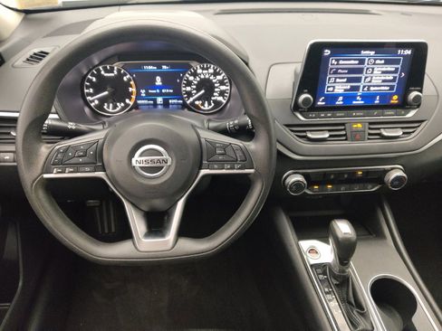Used 2022 Nissan Altima 2.5 SV FWD image 22