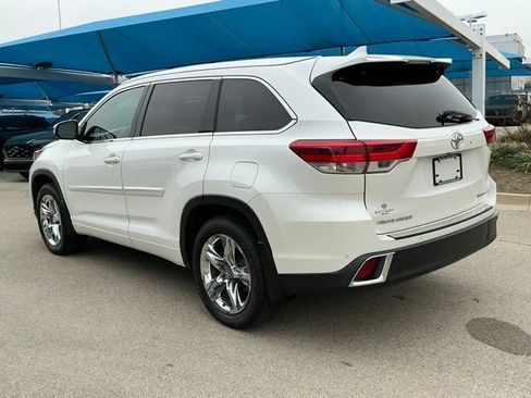 Used 2018 Toyota Highlander Limited Platinum image 4