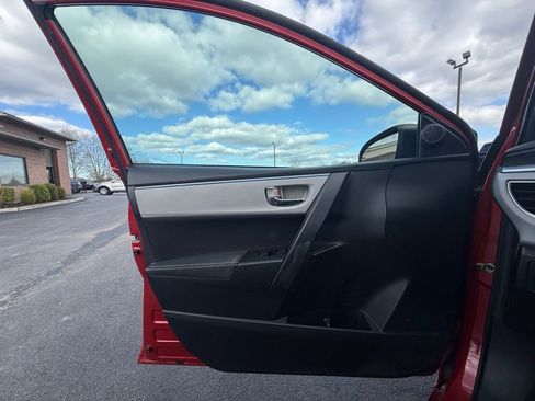 Used 2016 Toyota Corolla LE FWD image 21