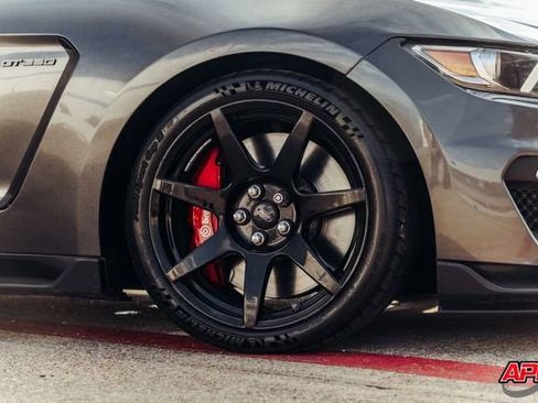 Used 2019 Ford Mustang Shelby GT350R w/ GT350R Equipment Group 920A image 43