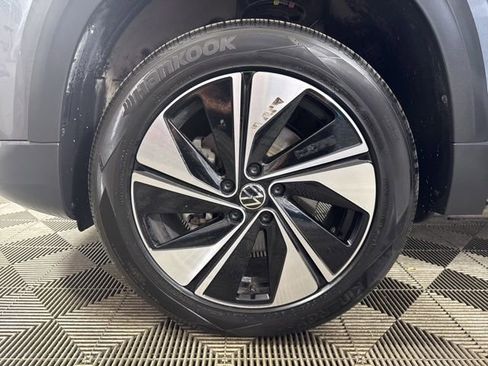 Certified 2024 Volkswagen Taos SE AWD/4WD image 10