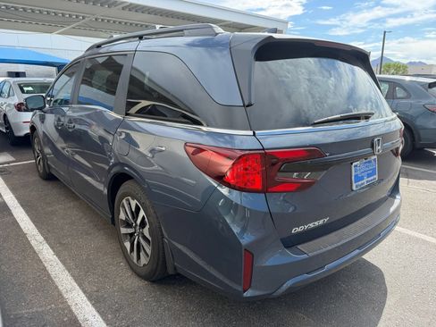 Used 2025 Honda Odyssey EX-L image 3