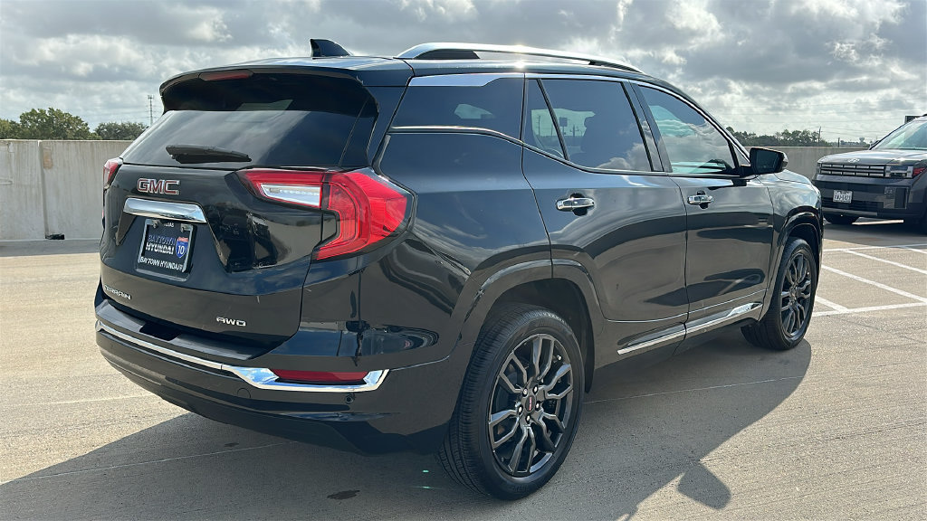 Used 2024 GMC Terrain Denali w/ Black Diamond Edition AWD/4WD image 14