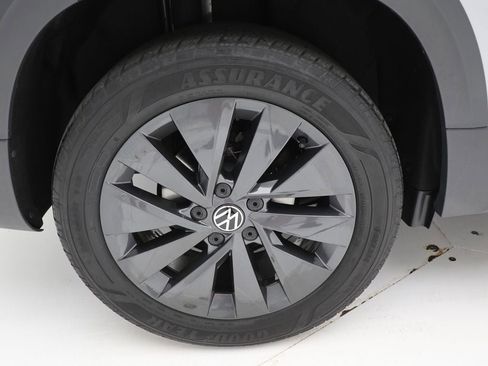 Used 2024 Volkswagen Taos S image 9