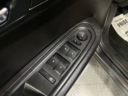 Used 2016 Chevrolet Traverse LT w/ Style and Technology Package FWD image 14