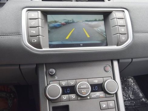 Used 2019 Land Rover Range Rover Evoque SE AWD/4WD image 31