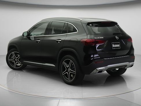 New 2026 Mercedes-Benz GLA 250 image 2