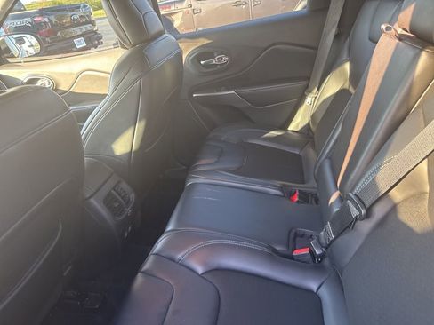 Used 2021 Jeep Cherokee Latitude Plus image 8