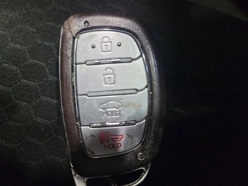 Used 2019 Hyundai Elantra Value Edition w/ Winter Weather Package FWD image 32