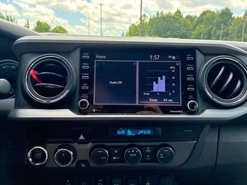 Used 2021 Toyota Tacoma TRD Sport w/ Technology Package AWD/4WD image 7