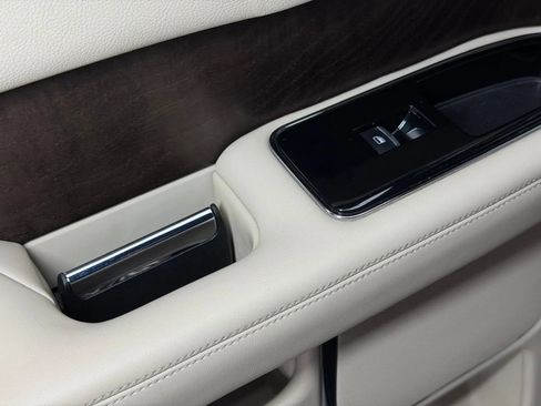 Used 2018 Lincoln Navigator Select AWD/4WD image 21