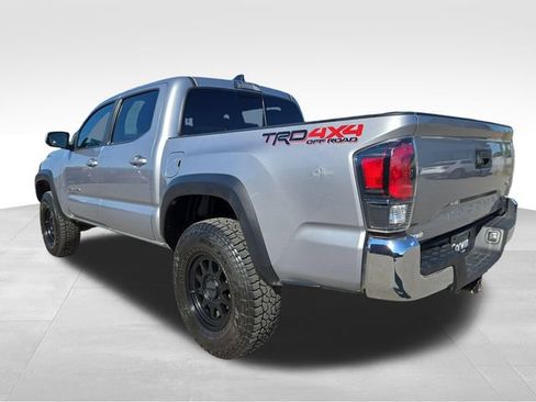 Used 2020 Toyota Tacoma TRD Off-Road AWD/4WD image 13