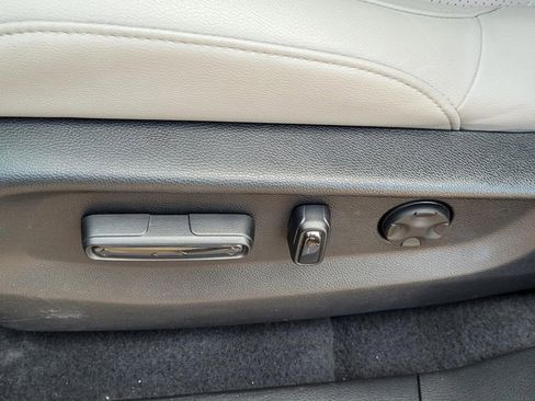 Used 2022 Honda CR-V EX-L image 12