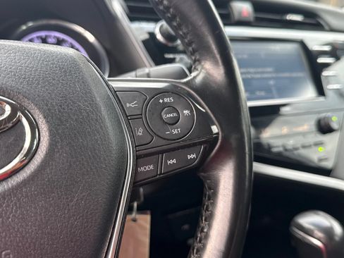 Used 2020 Toyota Camry SE FWD image 25