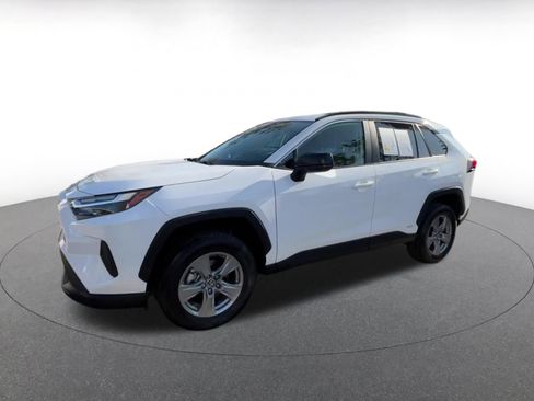 Used 2025 Toyota RAV4 LE image 8