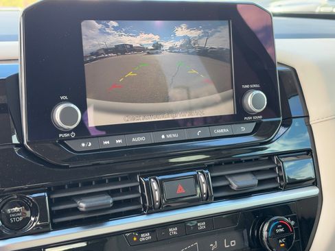 New 2025 Nissan Pathfinder SV image 25