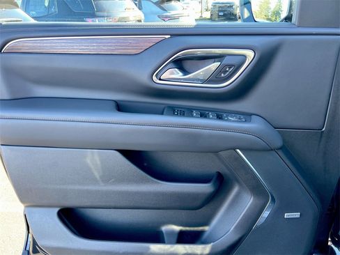 Used 2021 Chevrolet Suburban High Country image 19