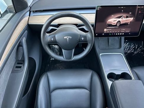 Used 2023 Tesla Model Y AWD image 16