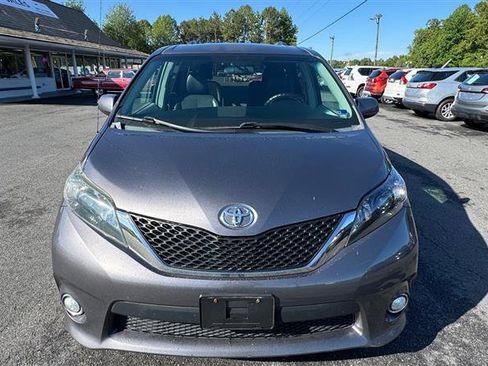 Used 2011 Toyota Sienna SE w/ Preferred Pkg FWD image 19