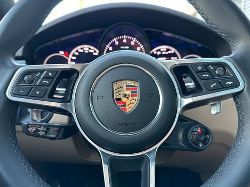 Used 2023 Porsche Cayenne Platinum Edition image 24