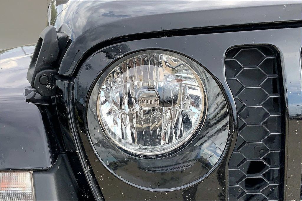 Used 2022 Jeep Gladiator Sport AWD/4WD image 28