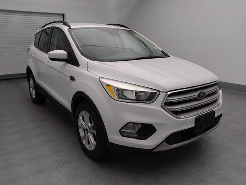 Used 2018 Ford Escape SE w/ Ford Safe & Smart Package FWD image 13