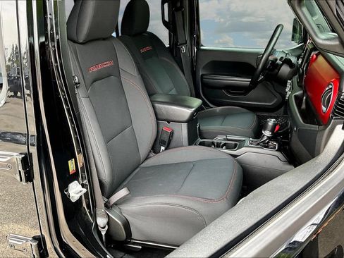 Used 2021 Jeep Wrangler Unlimited Rubicon AWD/4WD image 30