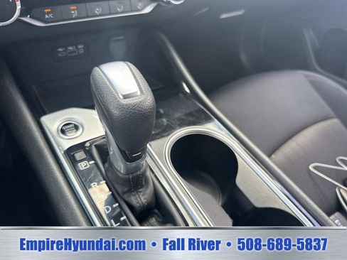 Used 2024 Nissan Altima 2.5 SV FWD image 25