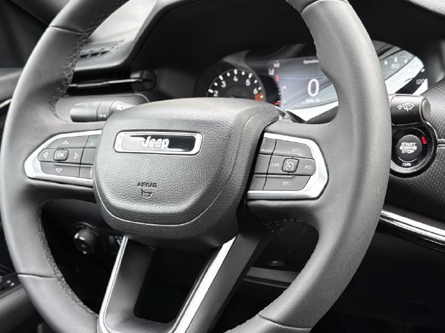 Used 2023 Jeep Compass Latitude AWD/4WD image 12