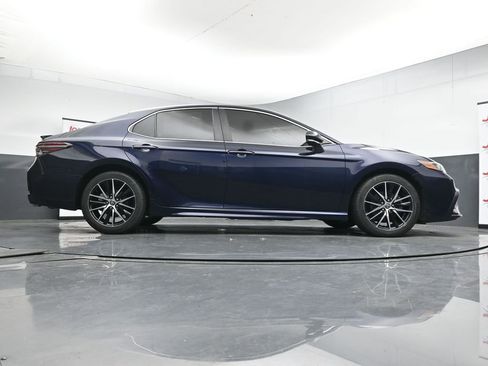 Used 2022 Toyota Camry SE FWD image 35