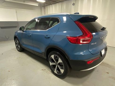Certified 2025 Volvo XC40 B5 Plus AWD/4WD image 2