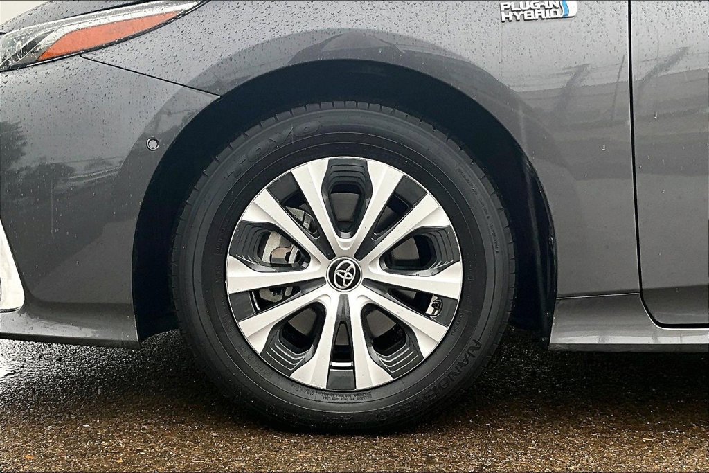 Used 2020 Toyota Prius Prime Limited FWD image 12