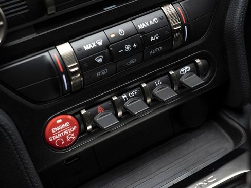 Used 2018 Ford Mustang Shelby GT350R w/ Equipment Group 920A image 27