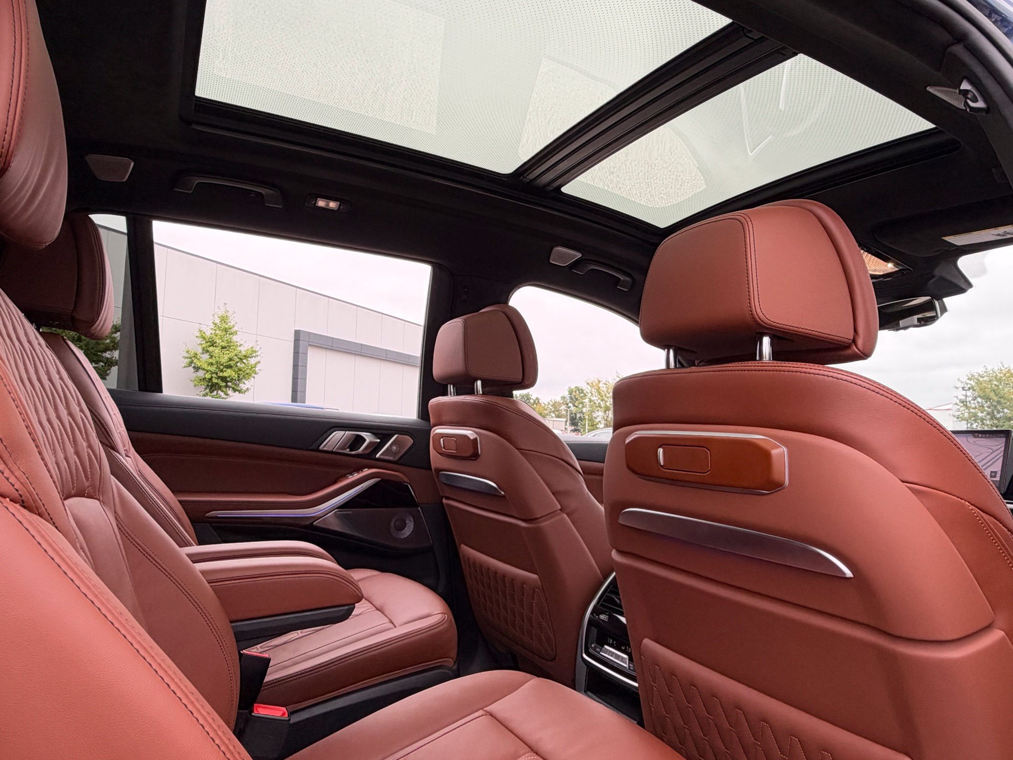 Used 2025 BMW ALPINA XB7 AWD/4WD image 29
