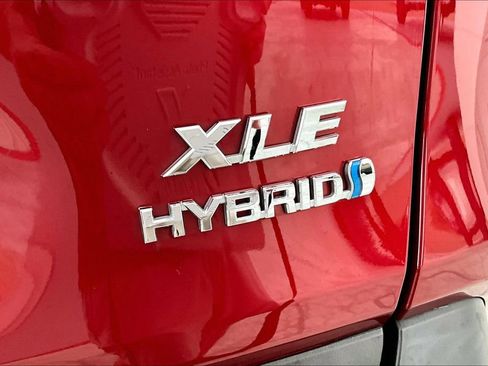 Certified 2023 Toyota RAV4 XLE Premium AWD/4WD image 26