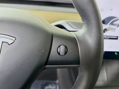 Used 2021 Tesla Model 3 Standard Range Plus image 22
