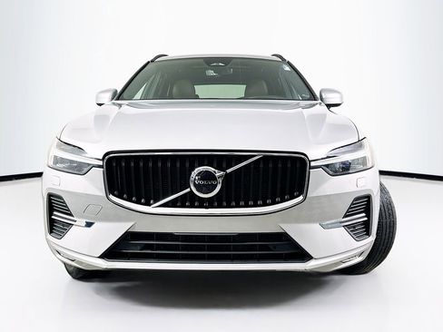 Used 2022 Volvo XC60 B5 Momentum w/ Advanced Package image 5