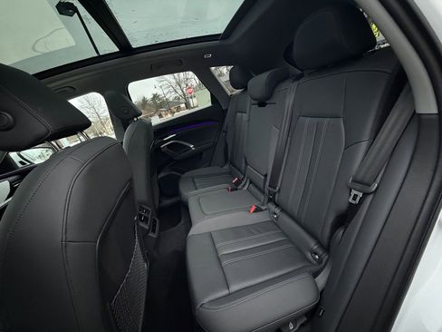 Used 2025 Audi Q5 Premium w/ Convenience Package image 30